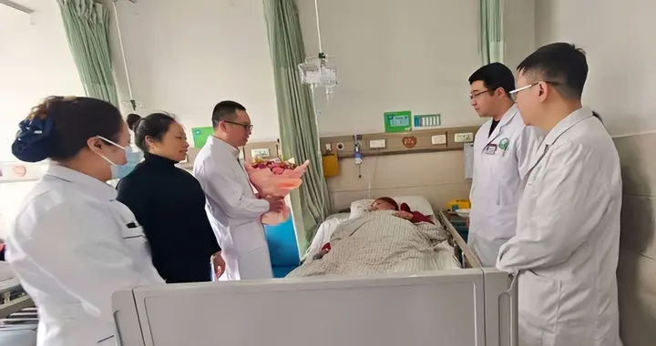 新闻传真|垫江中医院再次刷新纪录 103岁老人成功手术