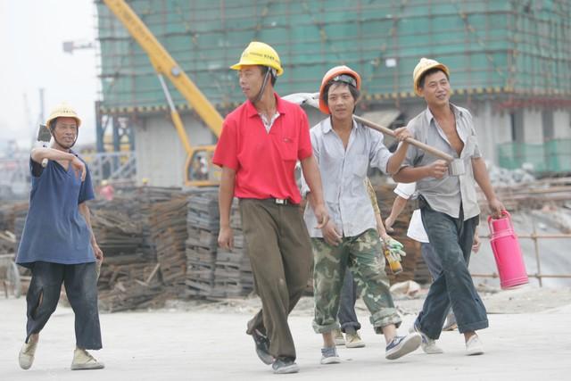 中国人普遍缺乏蛋白质摄入，为啥民工每天主要都吃碳水还很结实?