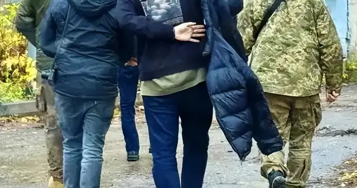 乌克兰抓壮丁钓鱼执法，骗人去偷渡，结果半途一锅端