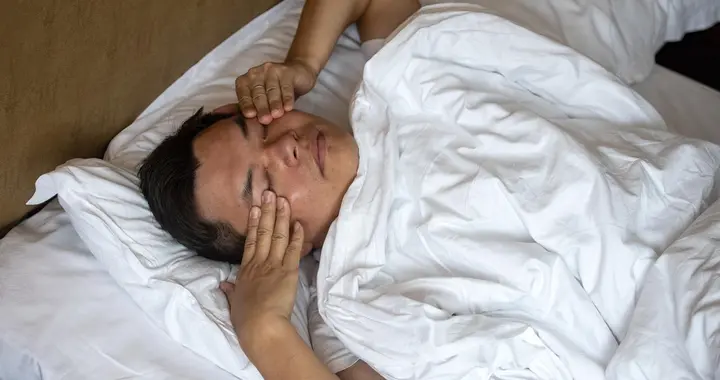 早睡不是中年养生万能药！50岁后，睡对时间比睡更久更重要