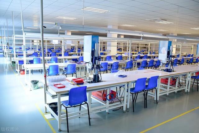 流水线上的觉醒：一位青年打工者的精神突围