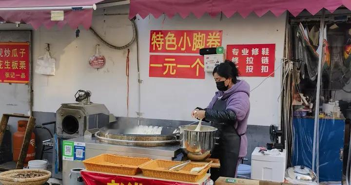 淮安“特色小脚卷”：农村家常锅贴饼“洗脚进城”的一场华丽转身
