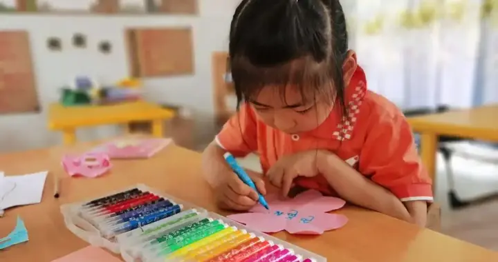 正在毁掉孩子专注力的，不是手机，而是你常说的3句话