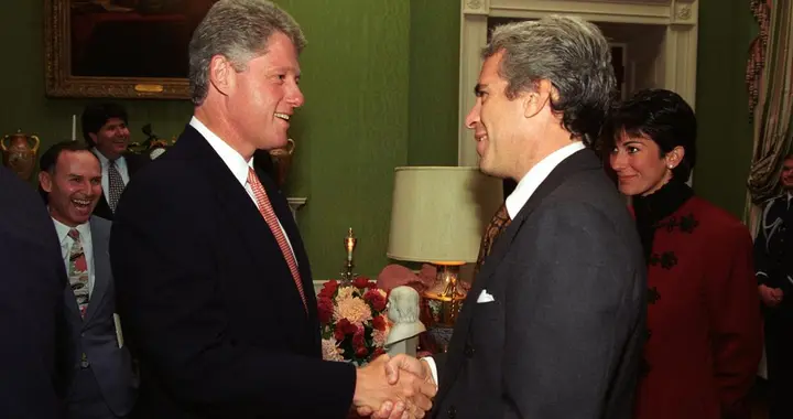 克林顿浴缸照：爱泼斯坦案如何重塑2026美国中期选举格局？