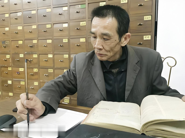 出身农家仅有高中学历，他写出 28 万字医书，获国医大师盛赞
