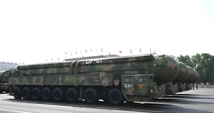带你认识镇国利器——“东风-61陆基洲际弹道导弹”