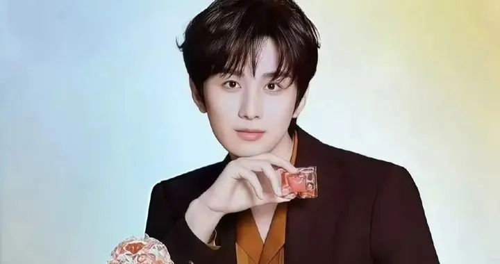 成毅绽家的周边机制出来了，你准备好选哪一款了吗？