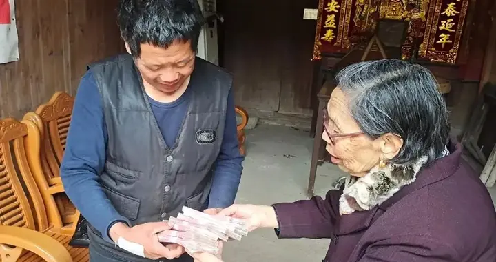 96岁奶奶震撼全网！10年咬牙还清2077万巨债