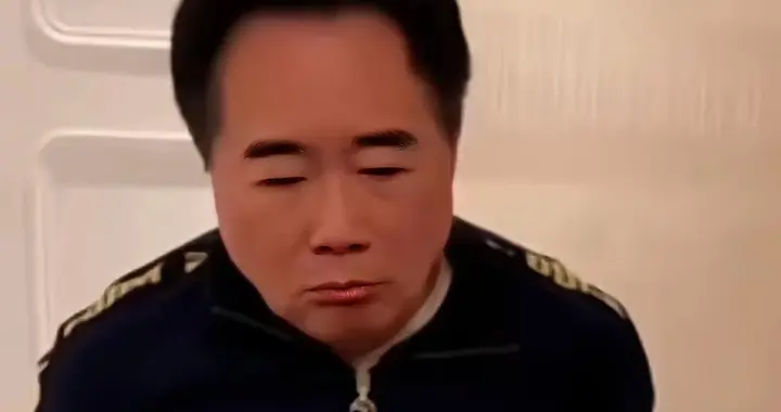 为什么蔡正元在直播中，要做“妖娆伸展”？