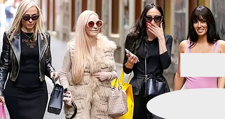 哎呀！穿这身和我逛街，不知道以为不给你衣服穿？我张老脸丢尽了