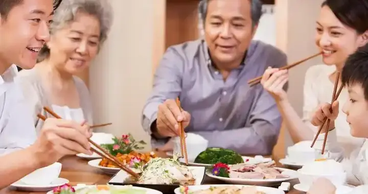 胃病没有征兆？医生提醒：饭后如果存在5个表现，建议尽早检查