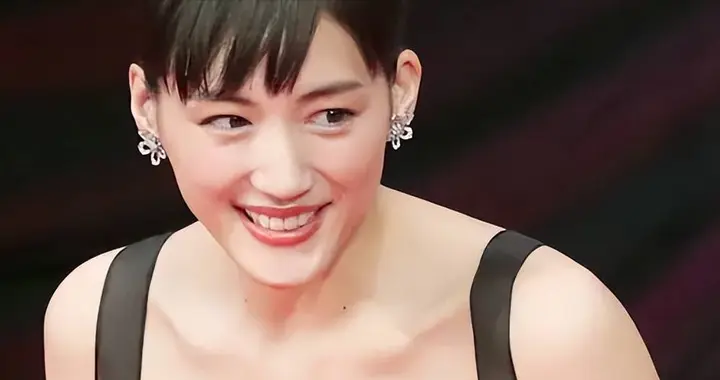日剧十大收视女王！貌美如花身材火辣演技好人气爆红