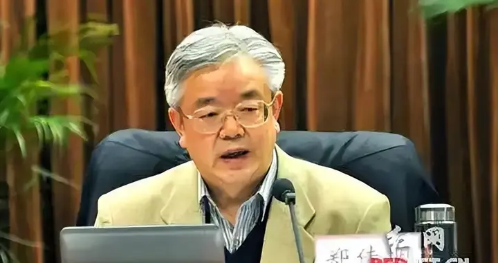 未来属于会提问的人，而提问的前提，是读过足够多的书‌