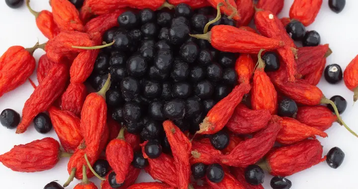 老中医私藏的"暖身秘籍"：按对3个穴，喝对1碗汤，比穿秋裤还管用