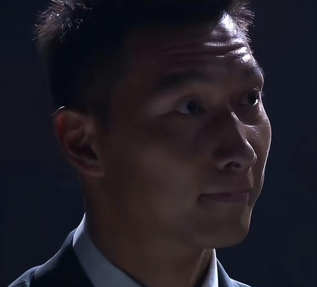 快要回应了？曝易建联回京，独自一人神情落寞，3大疑点即将揭晓