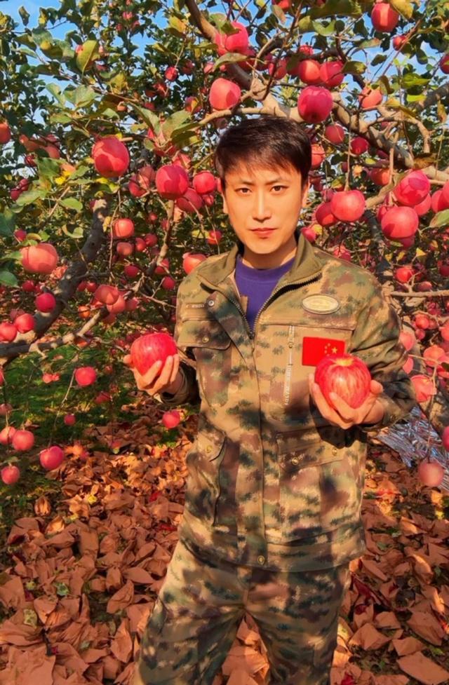 逆天行道！他本来坐拥亿万富豪，却成为当红“泥腿子主播”