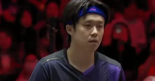 王楚钦3：0户上隼辅，王楚钦将户上隼辅打倒在地！