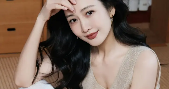 王鸥亚居家亚麻风造型，感觉很舒服