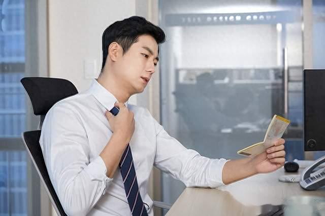 身体亮红灯？5 本书帮中年人重启 “耐耗模式”