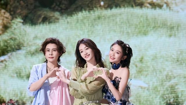 于是欣妍：王濛浪姐舞台杀疯了！跨界唱跳《