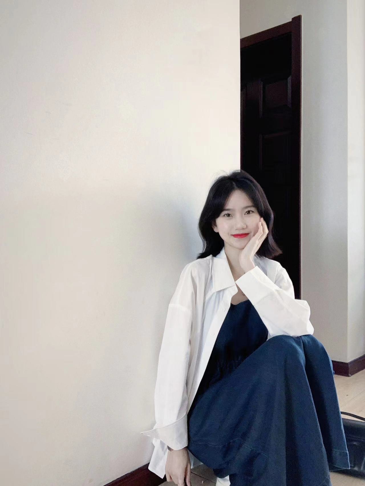 白衬衣➕牛仔裙 夏天好适合这样穿