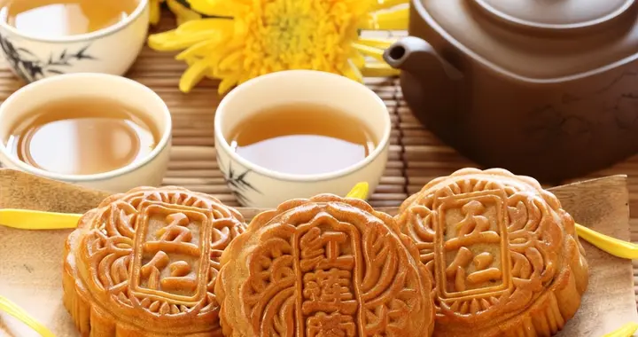 过期月饼变饲料，五仁卖1500元，为啥比肉香？