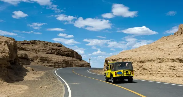 自驾游爆火！交通部：2026年重点打造精品路线，出行新风口来了