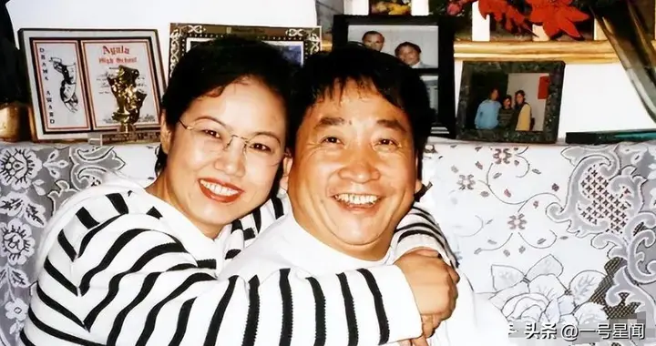 75岁姜昆彻底不装了，与46岁单身女儿相依为命，恶心的事发生了