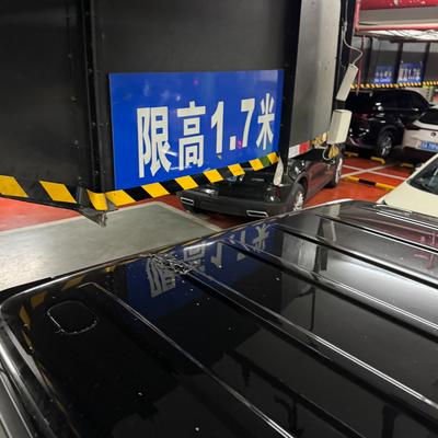 花儿朵朵1992：我的SUV顶被撕裂了个