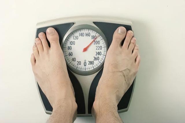 男性标准体重对照表，165cm-185cm的男性，体重多少才正常？
