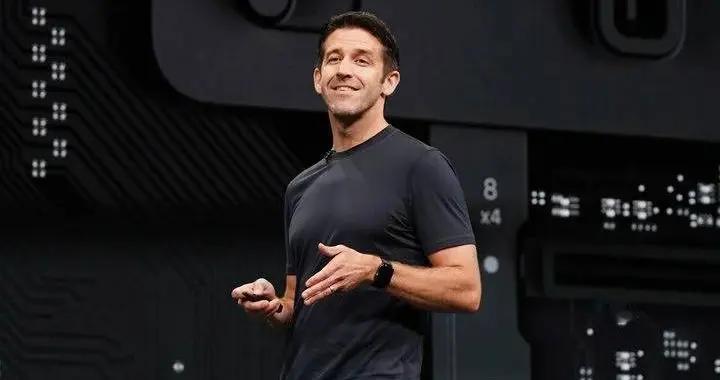 库克退场，特努斯上台：苹果25年来最大一次“推倒重来”