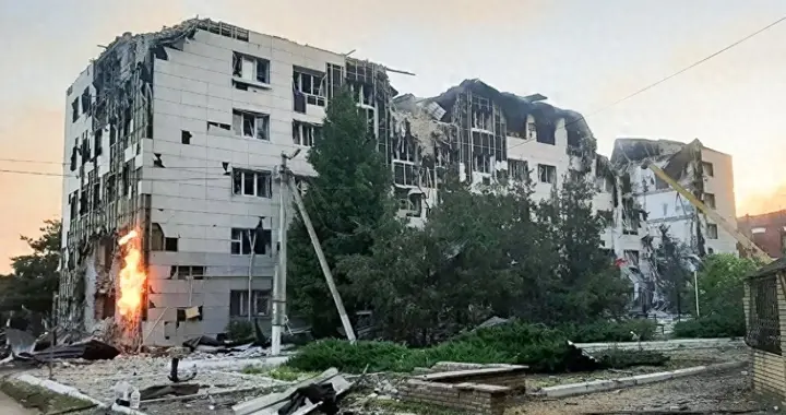 乌克兰捅了大篓子，夜袭俄罗斯学校死伤惨重，中方果断挺身而出！