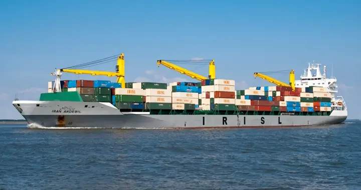 美军连抢2船，中国货也被抢走？特朗普意图不简单，需警惕一件事