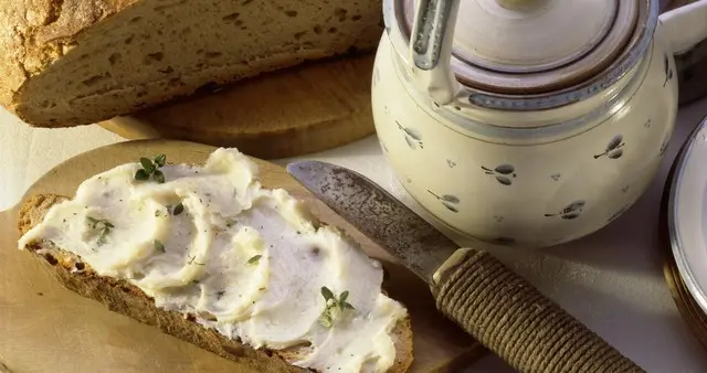 关于炒菜用猪油还是植物油，给你一个保姆级的教程