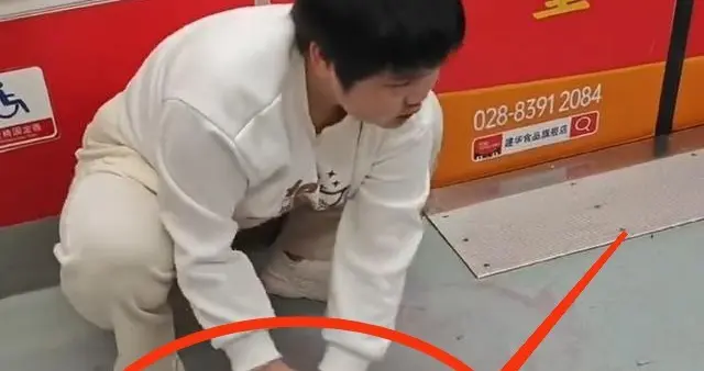 看了这女孩最新视频的评论区，里面有的不仅仅只是祝福语。