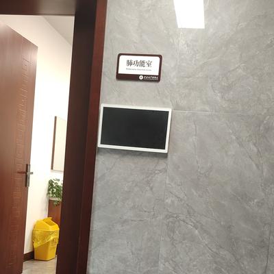 在菊里沉淀的淡泊：今年是第三次带着母亲去