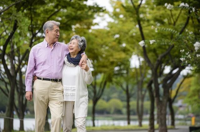 研究发现：55-65岁是长寿的关键十年！谨记3个坚持，养出好身体