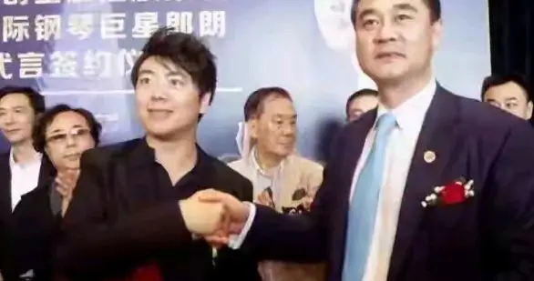 深圳黑老大！天价百达翡丽腕表，以2877万被拍卖！！！