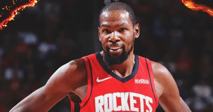 阿门爆发对飙状元弗拉格，面对残阵火箭艰难战胜独行侠收获四连胜