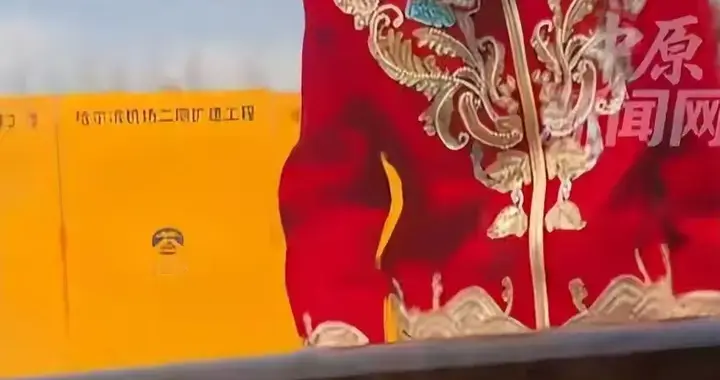 全网感动变成了戏耍，宾利车主发声晚了，这样的摆拍只会让人愤怒