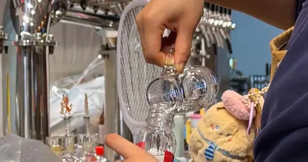 年轻人开始“打散酒”：3块钱的快乐，是收入紧缩下的清醒选择