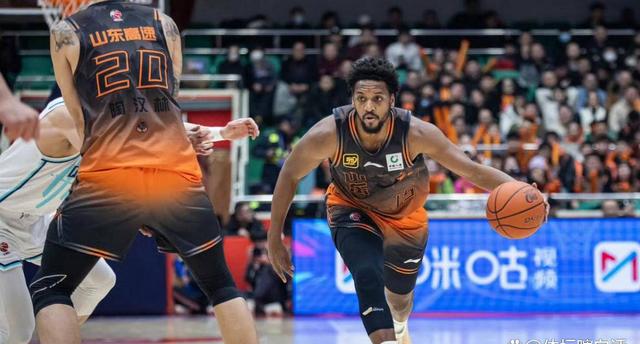 半场被北控打花，山东男篮被打懵，克里斯有啥用？