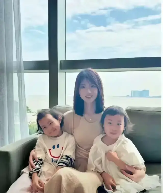 太美了！徐枫灿照片曝光，简直美的不可方物，网友：原地出道