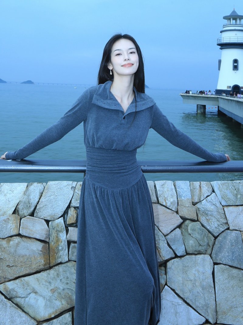 灰色翻领褶皱连衣裙漂亮独特长裙高级感裙子