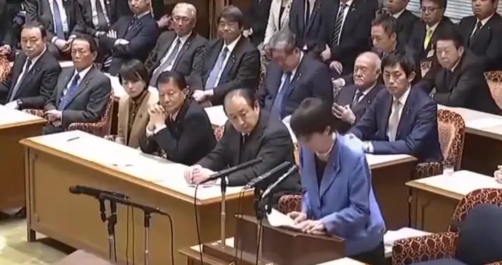 日本连爆三大惊雷：疫情失控、首相涉贪、议员急访华？