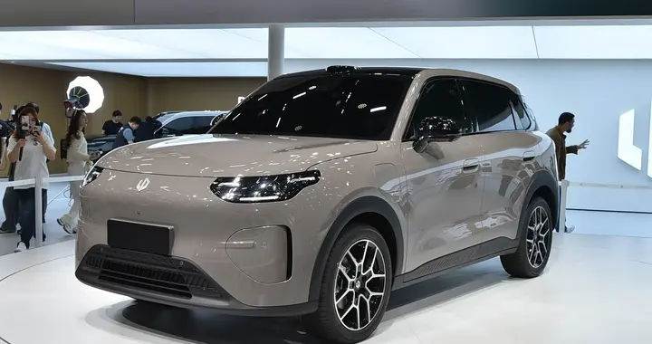 零跑推出全新SUV，快充+激光雷达，售6.58万起，吉利星愿危险了