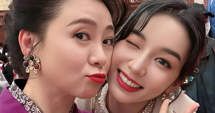 翁虹深夜高调宣新剧，56 岁状态吊打年轻演员，和周也同框毫不怯场