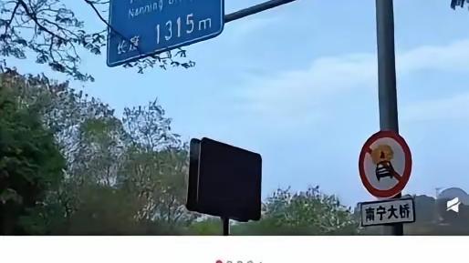 田野间守望丰收老农：说不定实际就是131