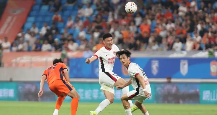 1-1！3-2！蓉城遭绝平 申花险胜浙江 中超积分榜：津门虎、三镇垫底