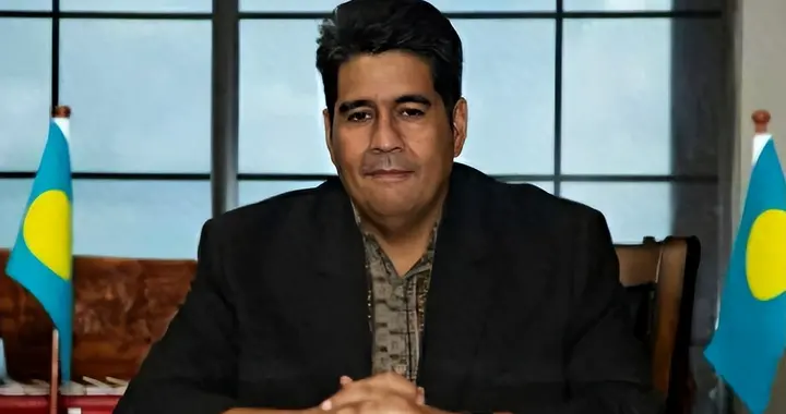 郑丽文刚返台，帕劳总统跳出来，既不想断台又想要大陆好处